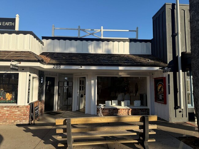 More details for 208 Marine Ave, Newport Beach, CA - Retail for Lease
