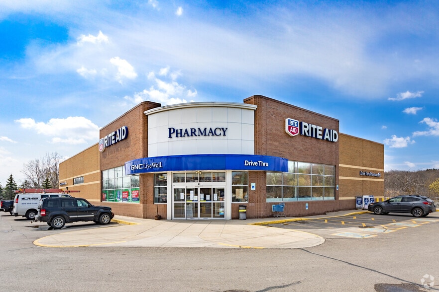 10 S Ortonville Rd, Ortonville, MI for lease - Building Photo - Image 1 of 4