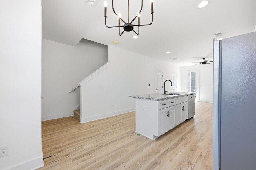 5823 Tuckaseegee Rd, Charlotte, NC à vendre - Photo intérieure - Image 3 de 5