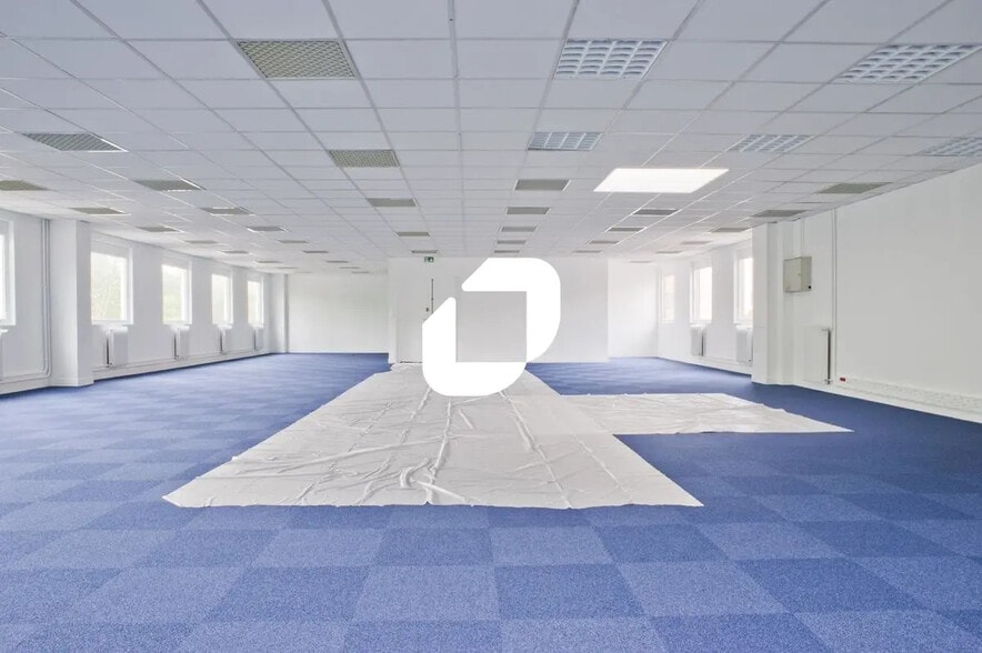 Office in Lognes for lease - Interior Photo - Image 3 of 7