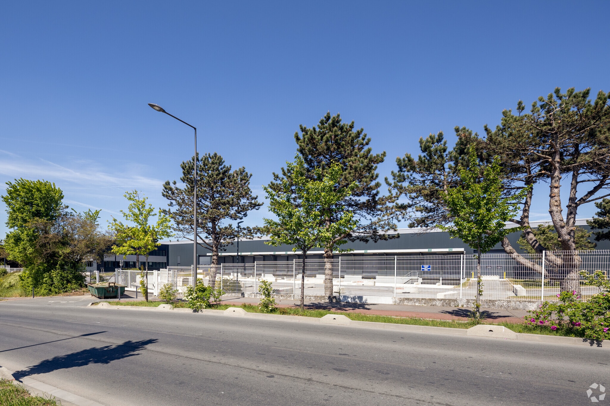 60 Rue Robert Moinon, Goussainville for lease Primary Photo- Image 1 of 3