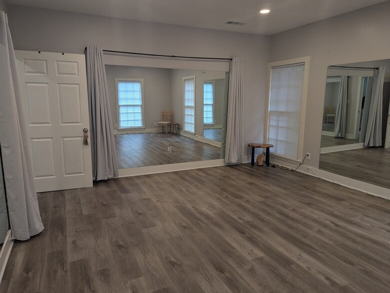 555 Research Dr, Athens, GA for lease - Interior Photo - Image 3 of 13