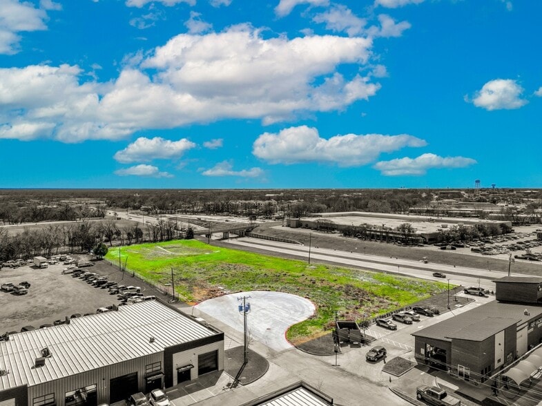 551 E University Dr, McKinney, TX for sale - Primary Photo - Image 1 of 9