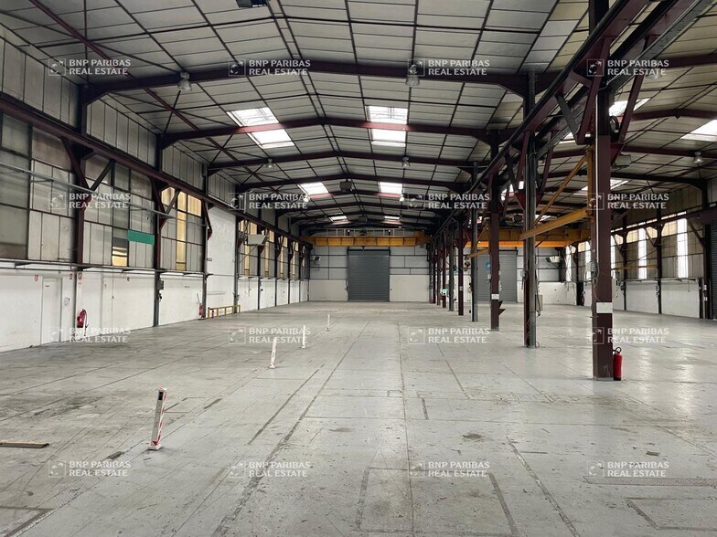 Flex in Échirolles for lease - Interior Photo - Image 1 of 8