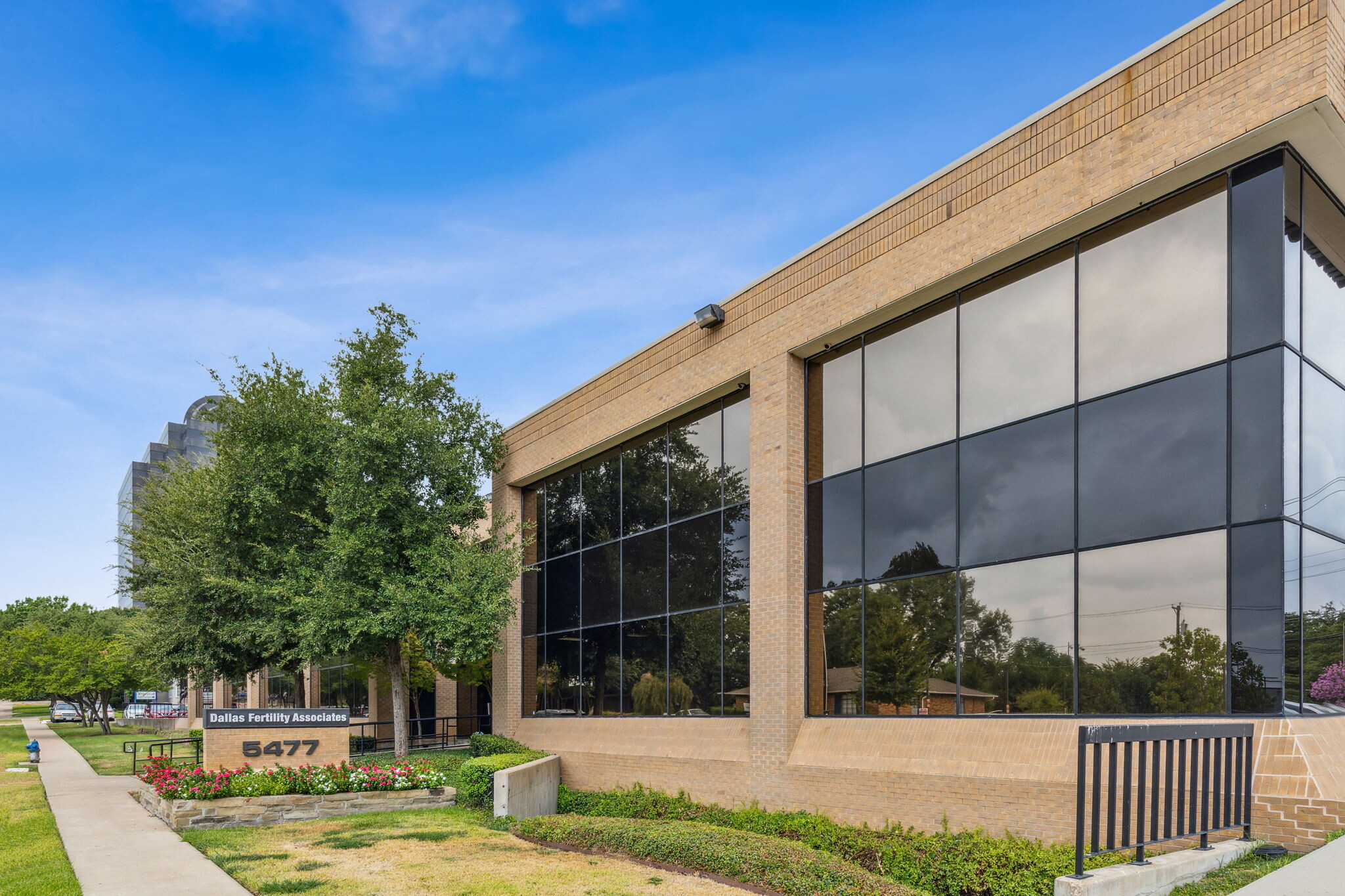 5477 Glen Lakes Dr, Dallas, TX for lease Building Photo- Image 1 of 47