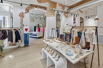 101 W Louisiana St, McKinney, TX à louer Photo intérieure- Image 2 de 37