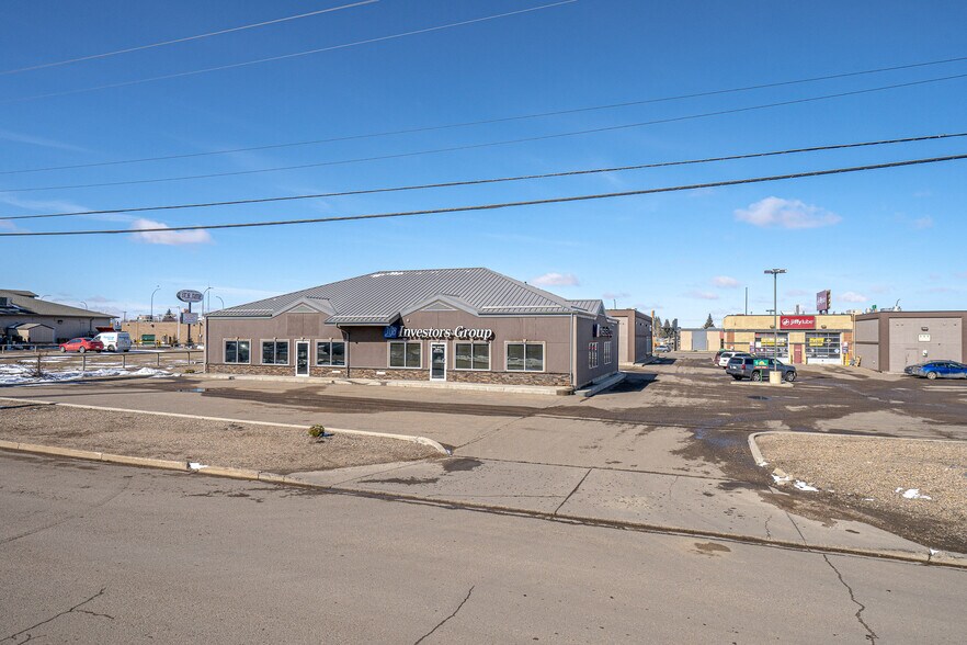 5626 43 St, Lloydminster, AB for sale - Primary Photo - Image 1 of 1