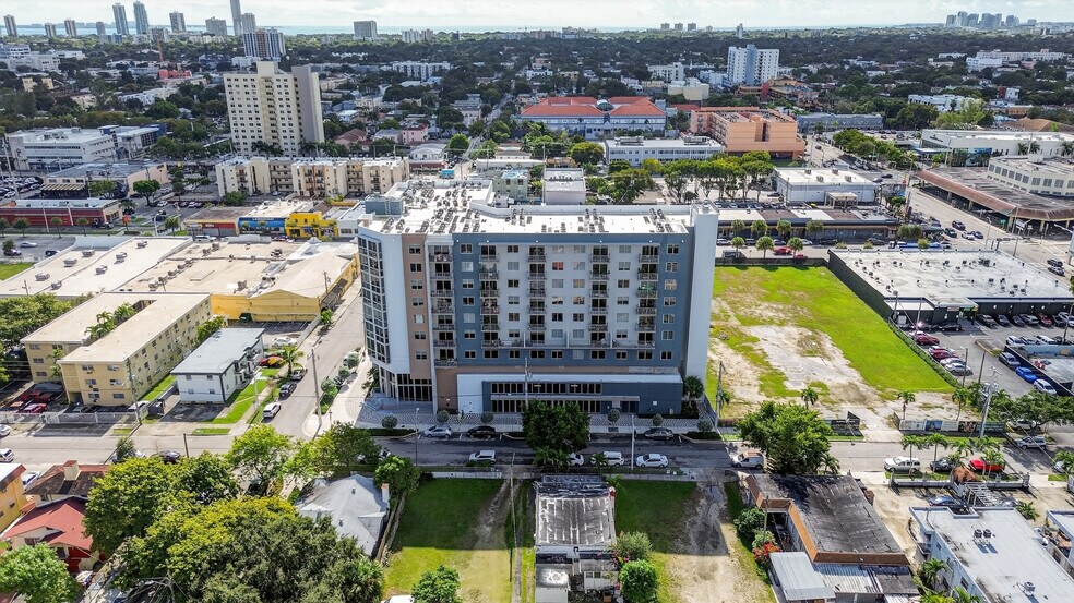 1110 NW 1st St, Miami, FL à vendre - Photo du bâtiment - Image 2 de 17