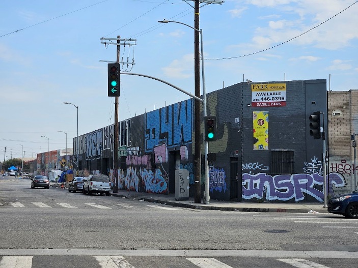 1528 E 16th St, Los Angeles, CA for lease - Building Photo - Image 3 of 15