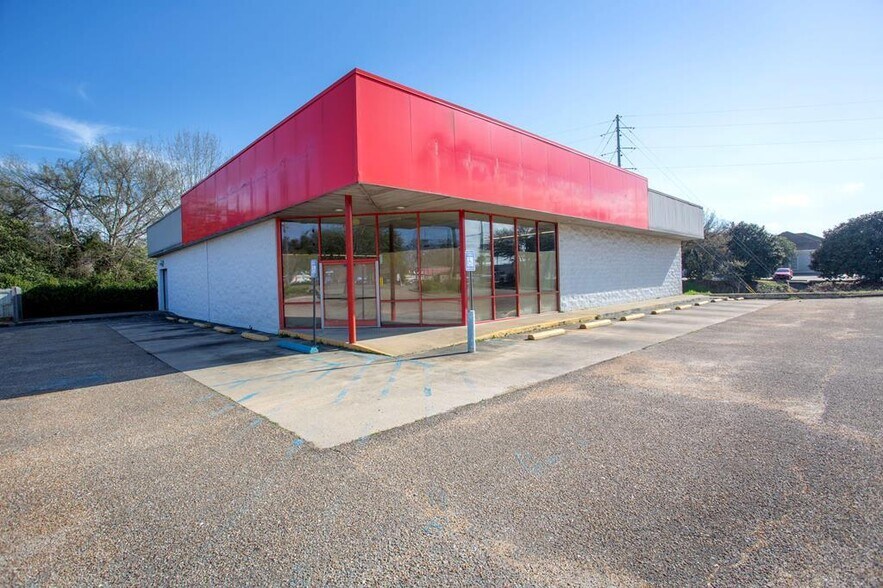 1205 S Eufaula Ave, Eufaula, AL à vendre - Photo du bâtiment - Image 2 de 16
