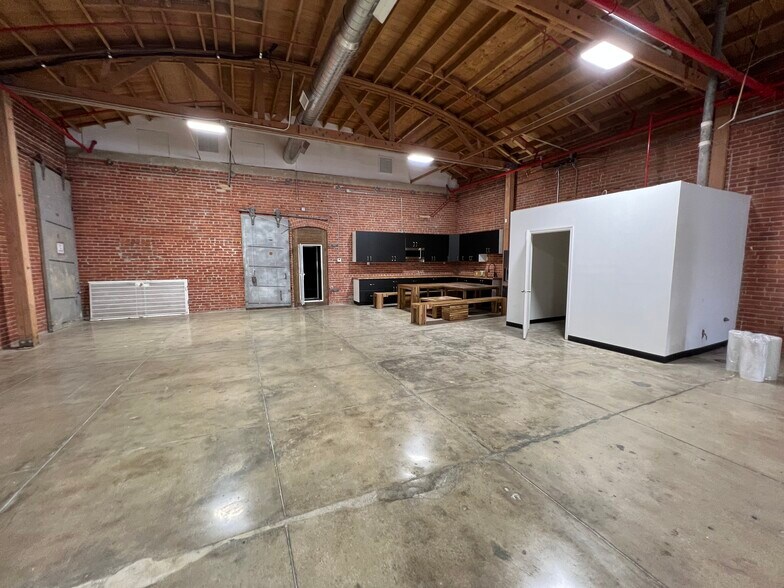 1500 S Central Ave, Los Angeles, CA à louer - Photo du bâtiment - Image 3 de 13