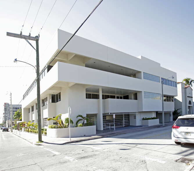 2100 Salzedo St, Coral Gables, FL for lease - Building Photo - Image 3 of 3