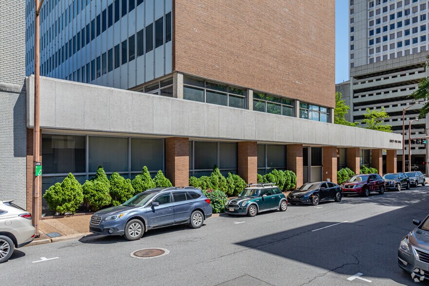 323 Center St, Little Rock, AR à louer - Photo du bâtiment - Image 2 de 6