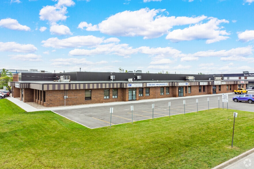 1490 Star Top Rd, Ottawa, ON à louer - Photo du bâtiment - Image 3 de 5