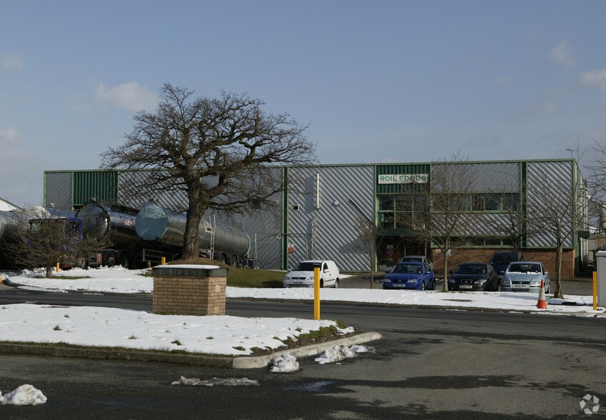Clywedog Rd N, Wrexham for lease - Primary Photo - Image 1 of 2