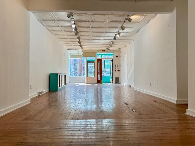 1015 E Carson St, Pittsburgh, PA à vendre - Photo du bâtiment - Image 2 de 14