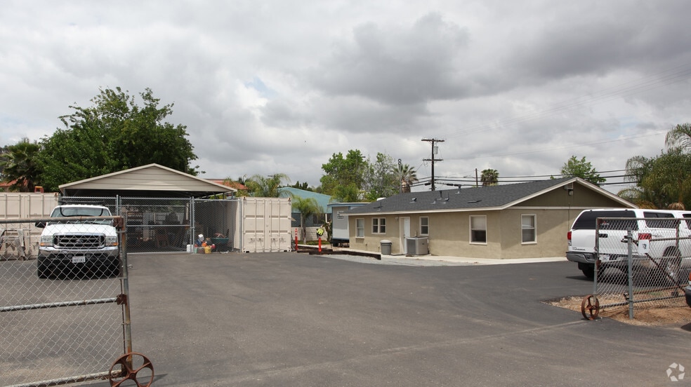 9915 Prospect Ave, Santee, CA for lease - Building Photo - Image 3 of 3