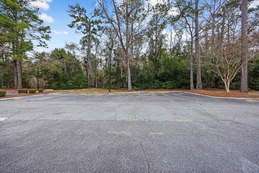 1405 Gornto Rd, Valdosta, GA à vendre - Photo du bâtiment - Image 3 de 75