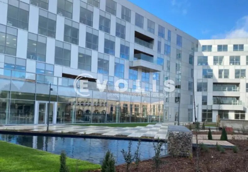 Office in Orsay for lease Building Photo- Image 1 of 12