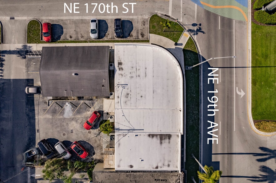 16978-16990 NE 19th Ave, North Miami Beach, FL à louer - Photo du bâtiment - Image 3 de 16
