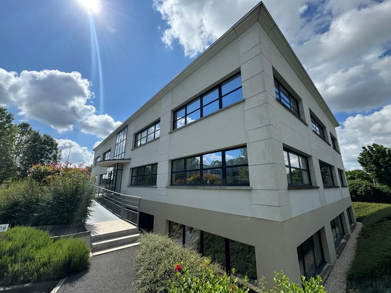 16 Rue Gabriel Voisin, Reims for sale - Building Photo - Image 2 of 5