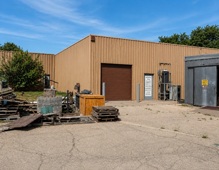 2001 Commerce Dr, Midland, TX for sale - Building Photo - Image 3 of 10