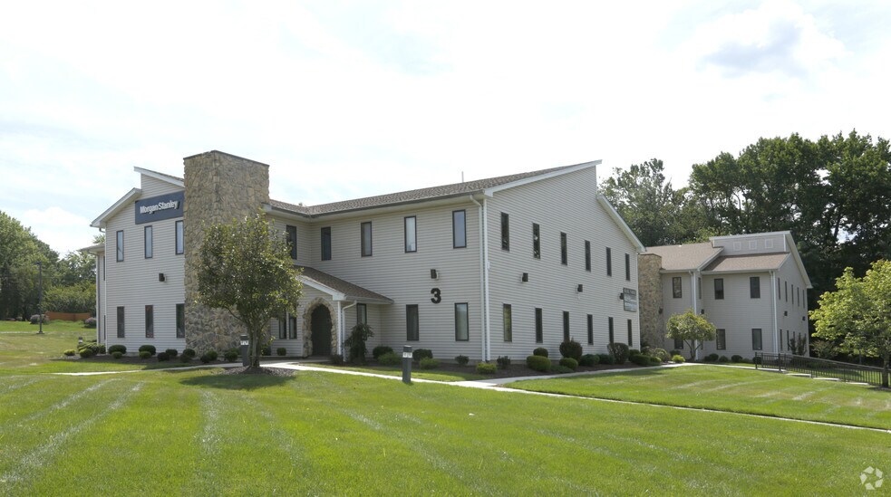 25 Kilmer Dr, Morganville, NJ à louer - Photo principale - Image 1 de 7