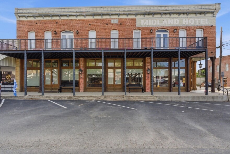 103 N Pecan St, Hico, TX for sale - Building Photo - Image 1 of 40