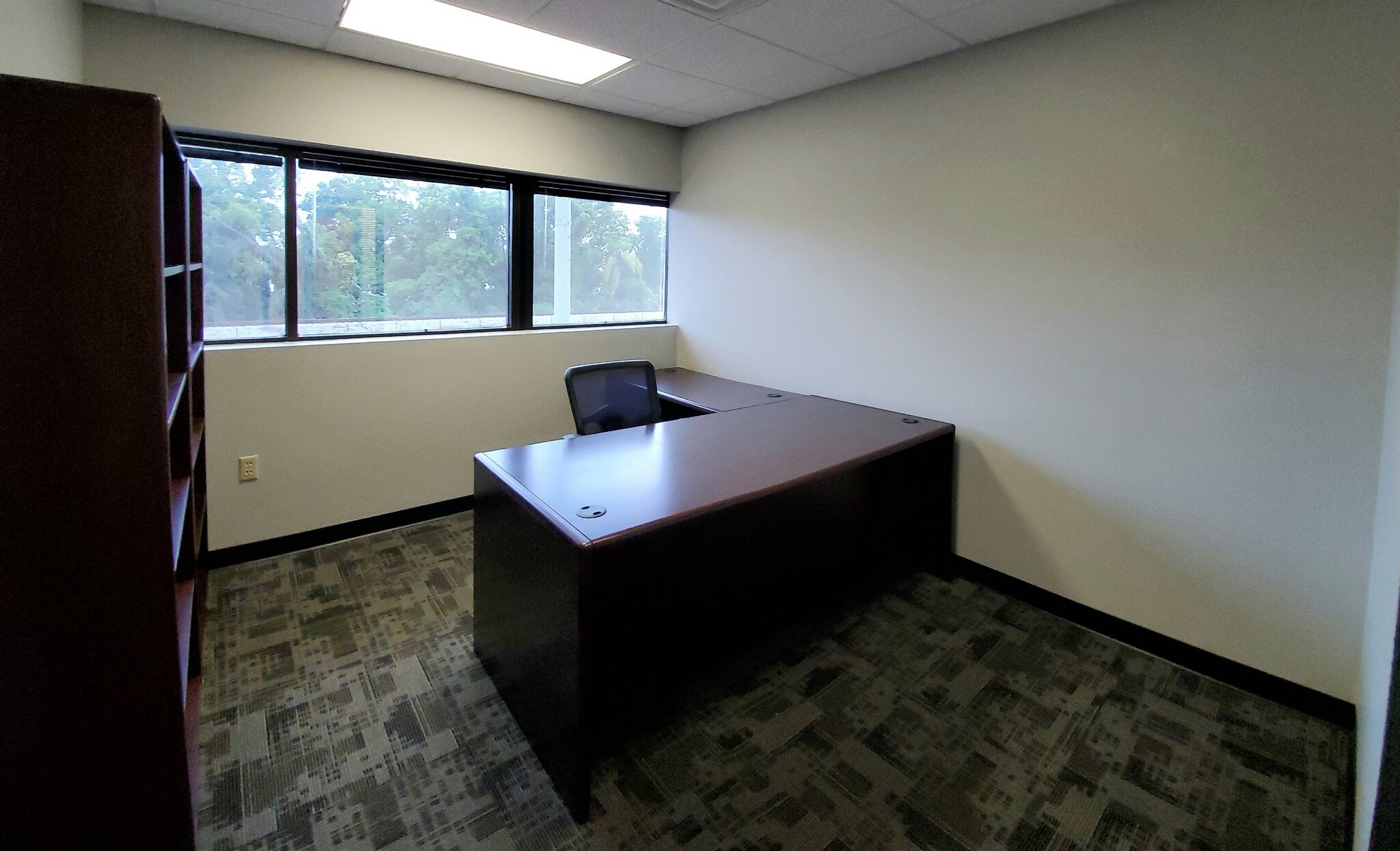 2701 W Busch Blvd, Tampa, FL for lease Interior Photo- Image 1 of 16