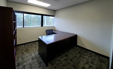 2701 W Busch Blvd, Tampa, FL for lease Interior Photo- Image 1 of 16