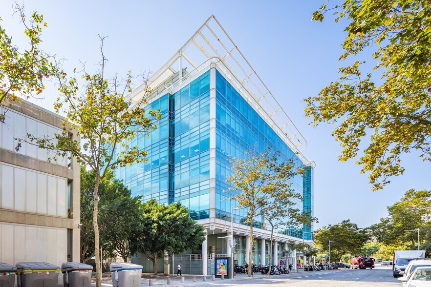 Avinguda del Litoral, 12, Barcelone, Barcelona à louer - Photo du bâtiment - Image 2 de 4