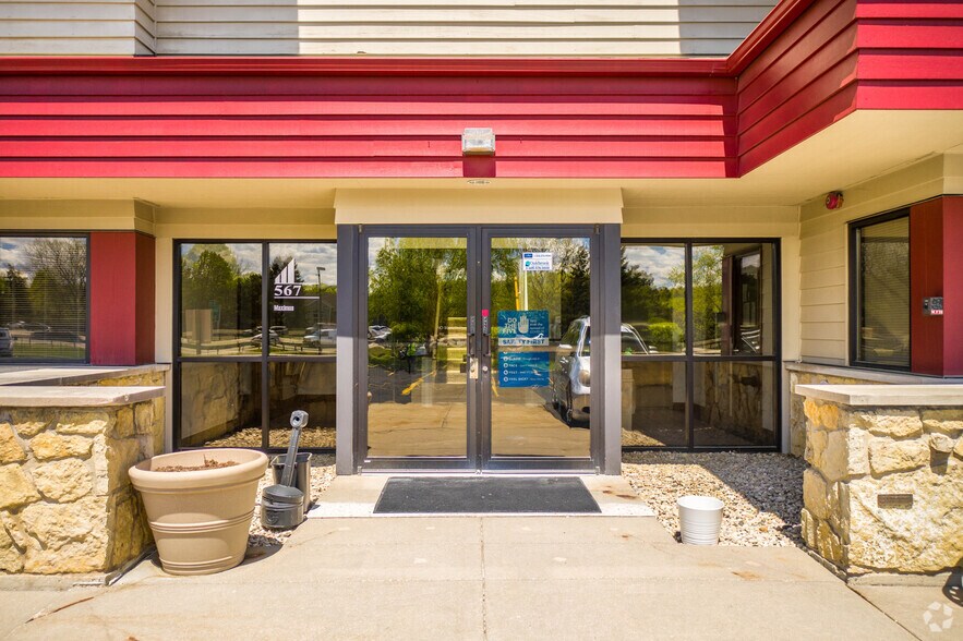 567 D'onofrio Dr, Madison, WI for sale - Building Photo - Image 3 of 8