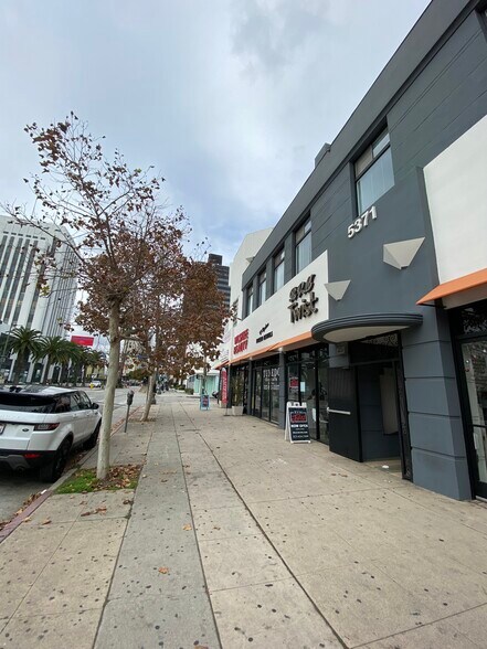 5363-5377 Wilshire Blvd, Los Angeles, CA à louer - Photo du bâtiment - Image 2 de 5