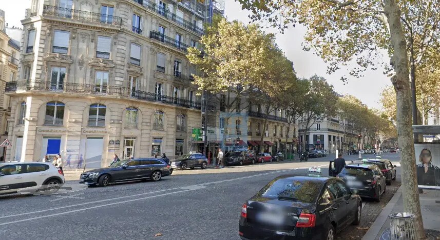Retail in Paris for lease - Building Photo - Image 1 of 2