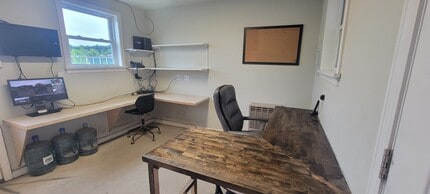 171 Locke Ave, Hyde Park, VT à louer Photo du bâtiment- Image 2 de 2