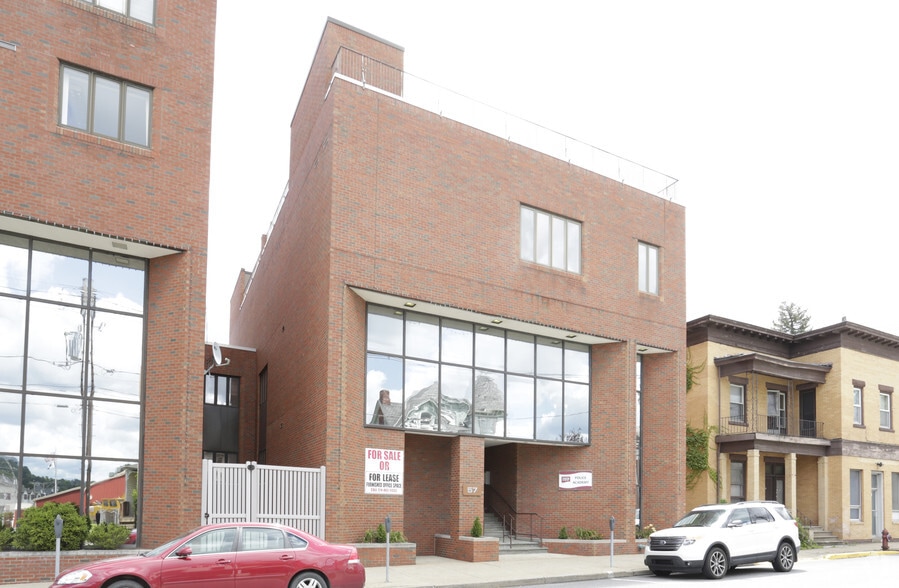 57 S 9th St, Indiana, PA à louer - Photo du bâtiment - Image 2 de 2