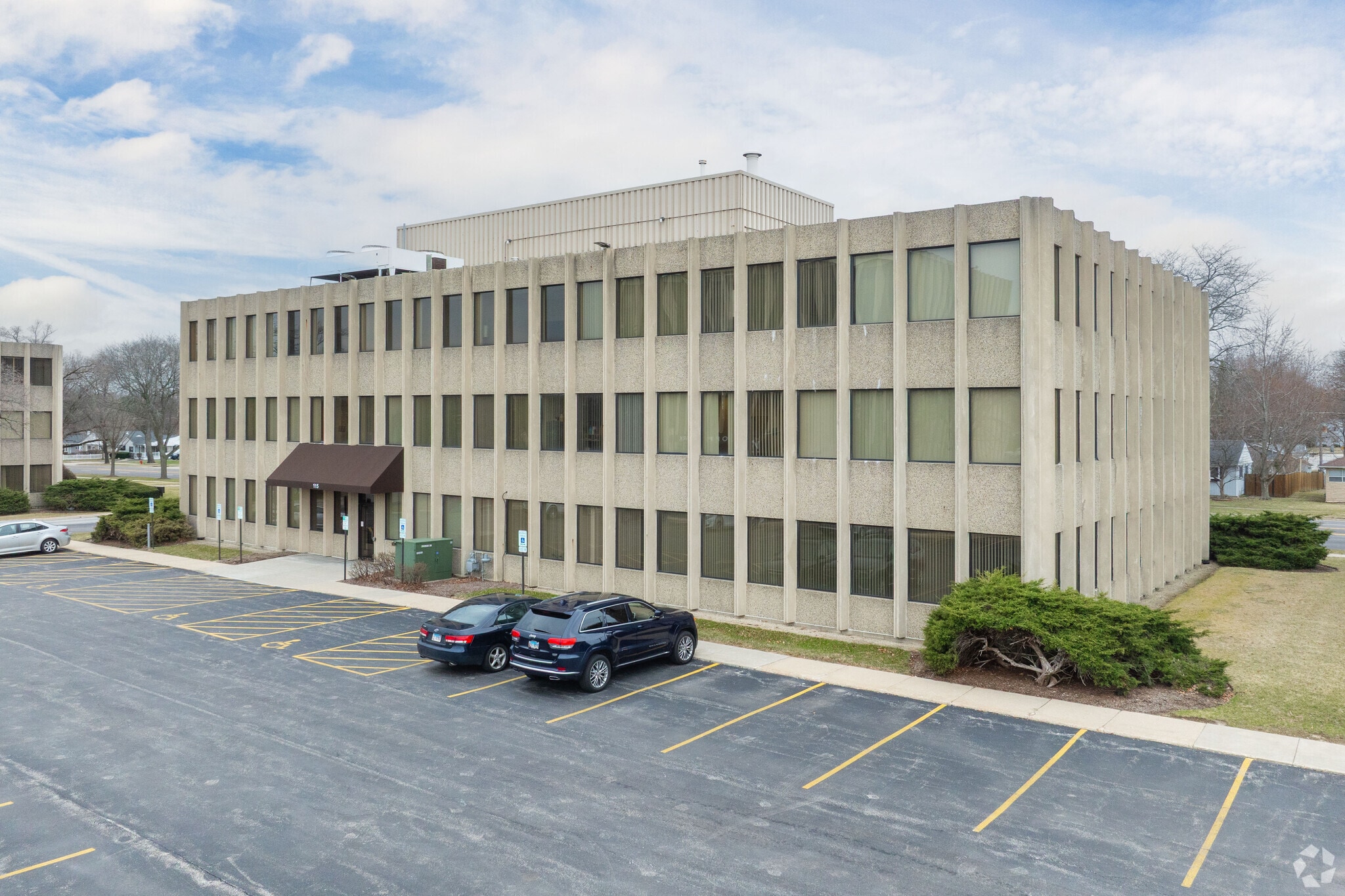 115 S Wilke Rd, Arlington Heights, IL for lease Primary Photo- Image 1 of 11