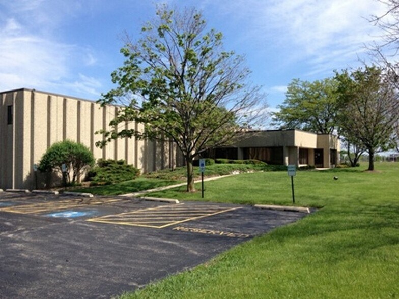 7900 S Route 31, Crystal Lake, IL à vendre - Photo du bâtiment - Image 3 de 8