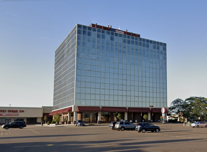 4450 Belden Village St NW, Canton, OH à louer - Photo du bâtiment - Image 3 de 5