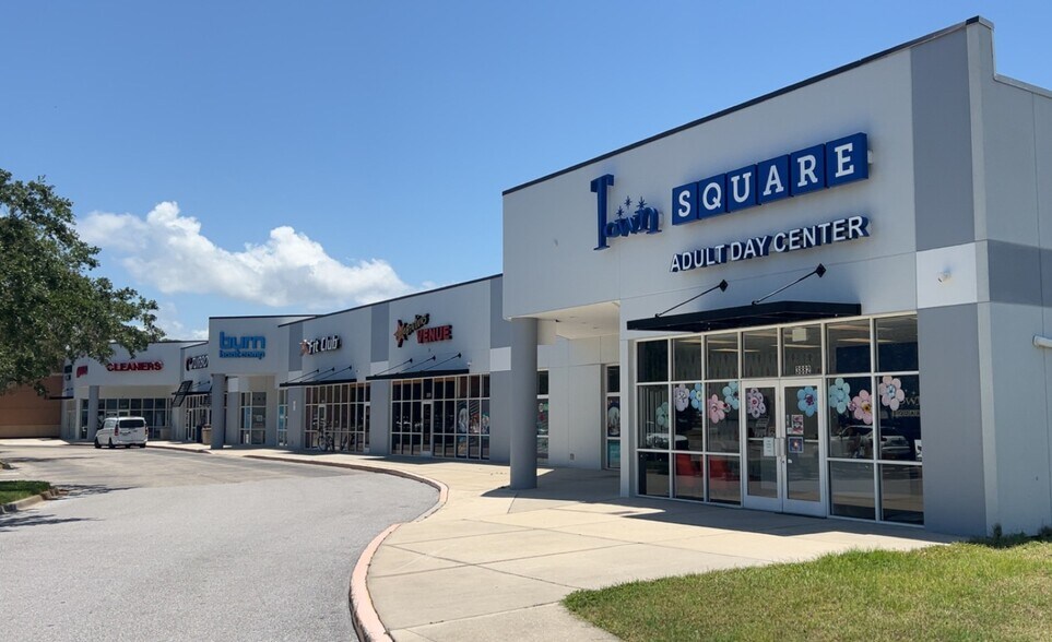 3840-3950 Central Sarasota Pky, Sarasota, FL à louer - Photo du bâtiment - Image 3 de 6