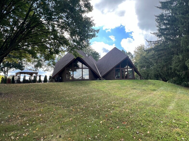 10804 Wilkshire Blvd, Bolivar, OH à vendre - Photo du bâtiment - Image 1 de 22