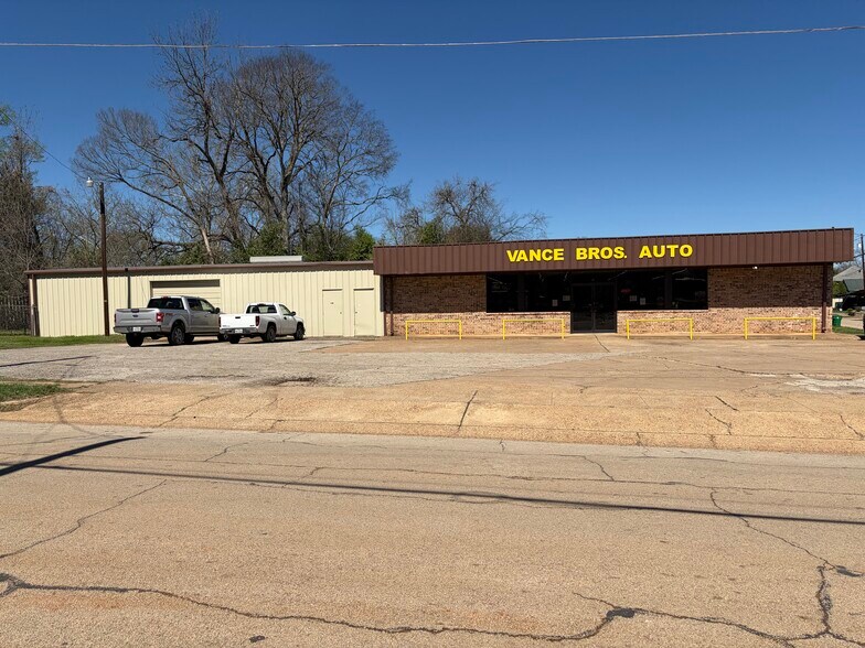 601 W Lacy St, Palestine, TX à vendre - Photo du bâtiment - Image 2 de 44
