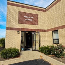473 Park Ave, Lake Villa, IL à louer Photo du bâtiment- Image 1 de 16