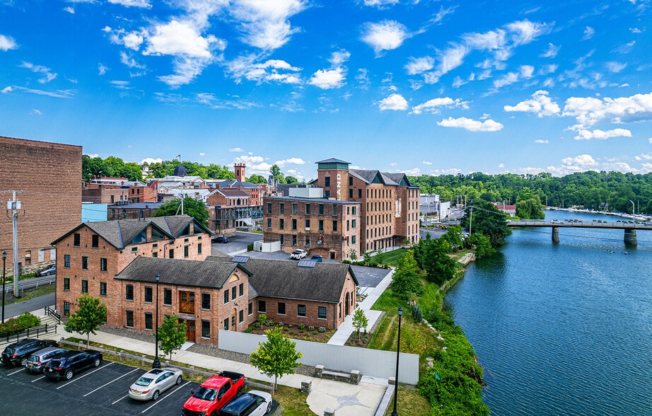 125 Water St, Catskill, NY for lease - Building Photo - Image 2 of 16