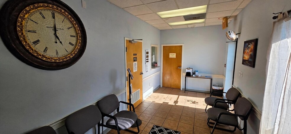 577 Brookmeade Dr, Crestview, FL for sale - Building Photo - Image 2 of 23