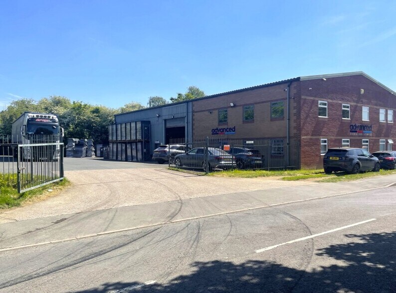Cemetery Rd, Telford à louer - Photo du bâtiment - Image 2 de 5