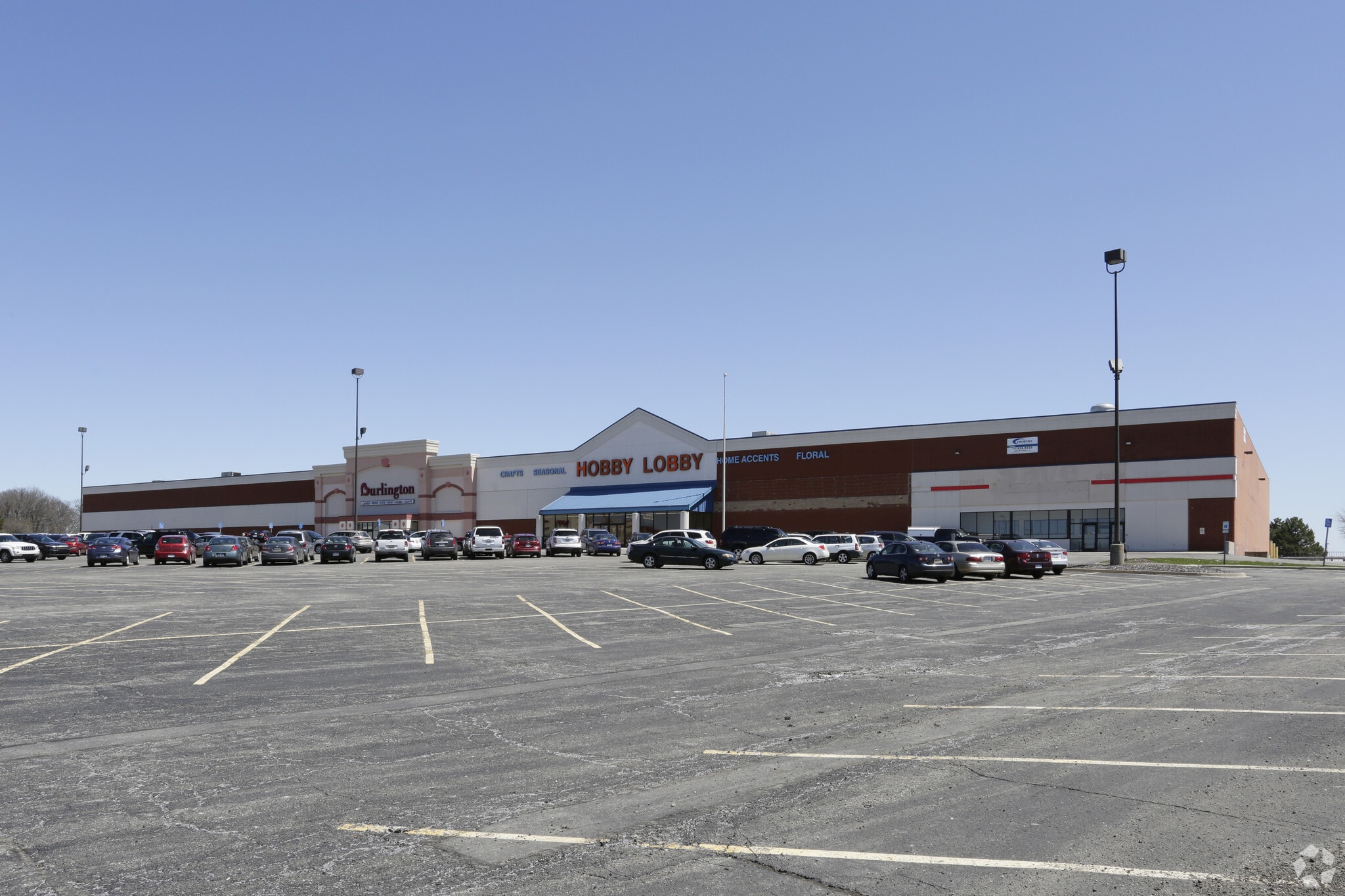 555-805 Center Dr NW, Grand Rapids, MI for lease Primary Photo- Image 1 of 17