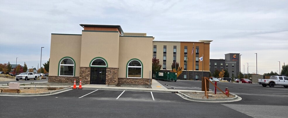 3719 Plaza Way, Kennewick, WA for lease - Building Photo - Image 2 of 5