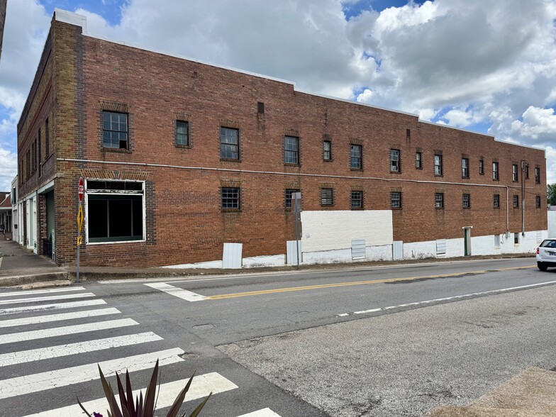 1 Public Square Red Boiling Springs Sq, Lafayette, TN for sale - Building Photo - Image 3 of 18