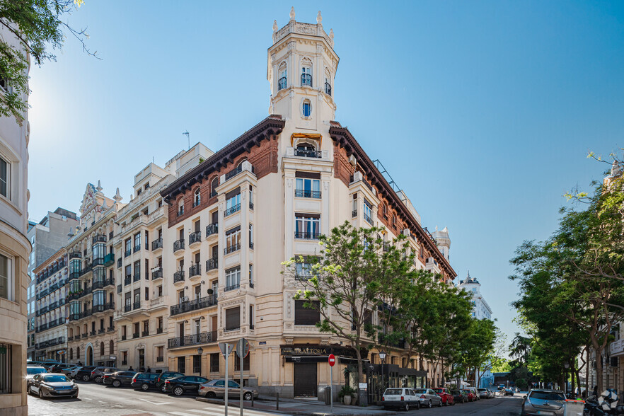 Calle Moreto, 15, Madrid, Madrid for sale - Primary Photo - Image 1 of 1